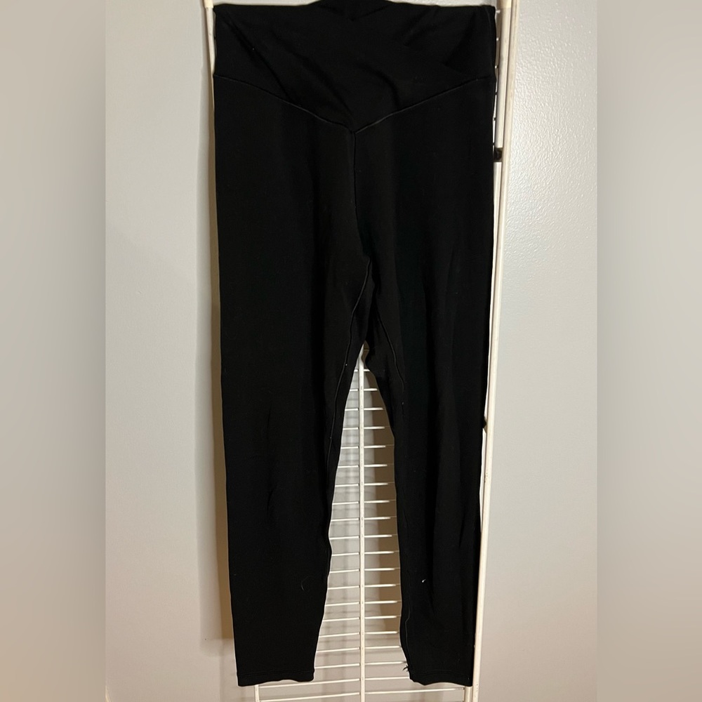 Aerie Real Me Hi-Rise black crossover leggings.